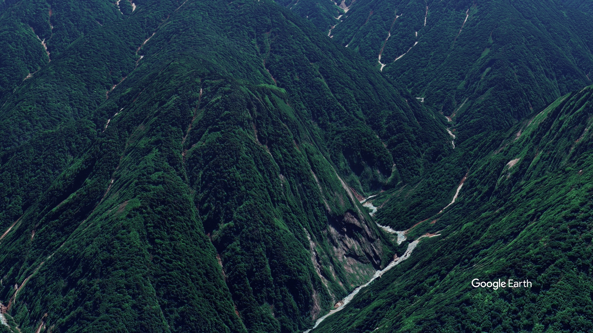 第3位：黒部川流域・奥鐘山の断崖